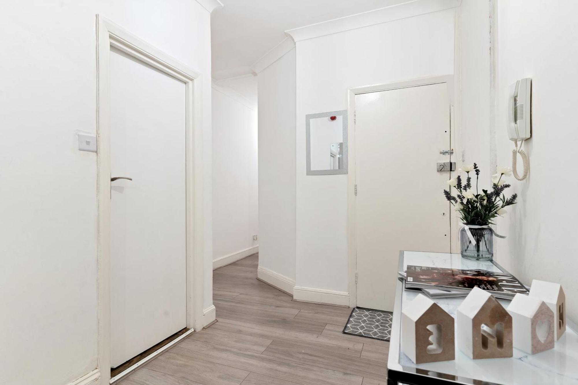 Stylish 2 Bed Apartment Near Central London Exterior photo