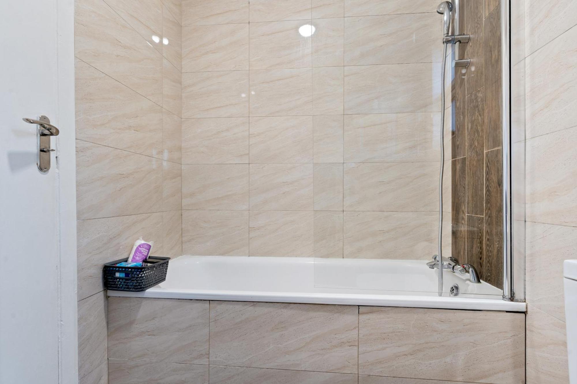 Stylish 2 Bed Apartment Near Central London Exterior photo